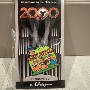 NWT• Disney “Countdown To The Millennium” Three Little Pigs Collectible Pin